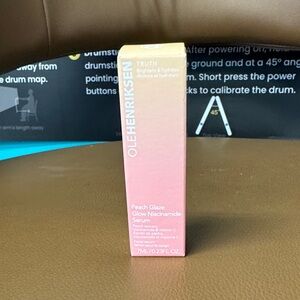 Ole Henriksen Truth Peach Glow Serum